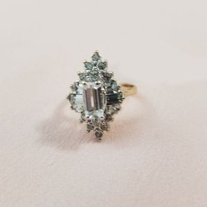 Women Gold One-Of-A-Kind Vintage Cluster Ring